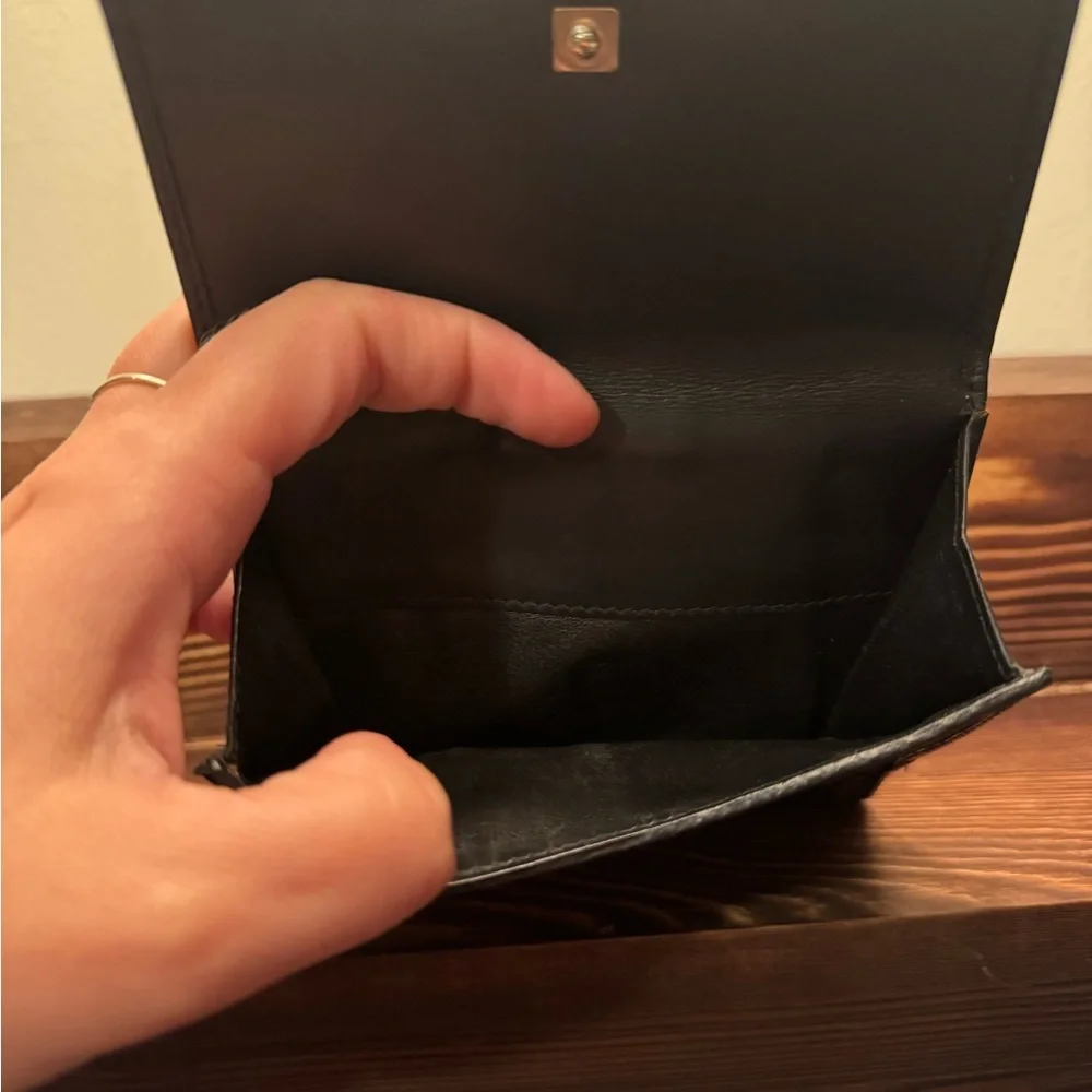 Gucci Black Bifold Wallet‎ with Logo Detail - Picture 7 of 8
